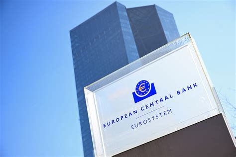 Euro Zone Inflation Easing as Predicted, Schnabel Says .